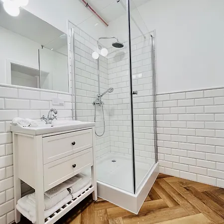 Kamienica Centrum - 1 Maja