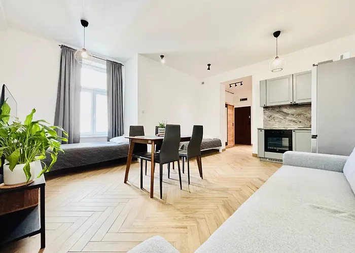 Kamienica Centrum - 1 Maja Апартаменты Любин